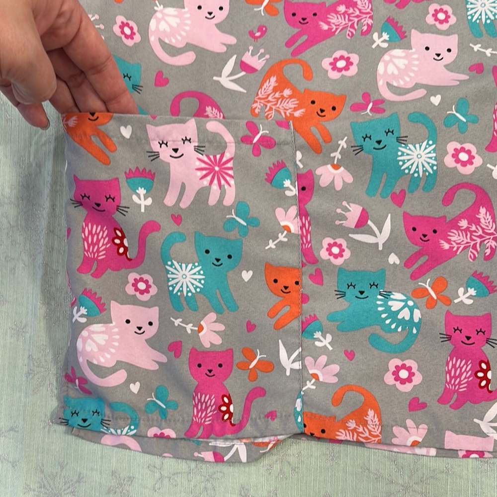 Cat Scrub Top - Picture 5 of 6